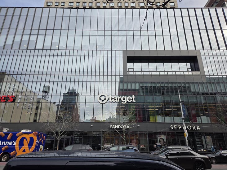 North Side of 125th Street Between Adam Clayton Powell, Jr. Boulevard and Malcolm X Boulevard, Harlem, Manhattan, January 23, 2026