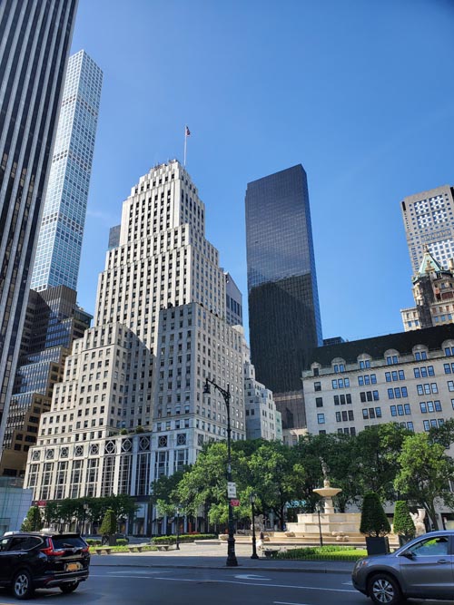 Grand Army Plaza, Midtown Manhattan, May 27, 2020, 9:37 a.m.