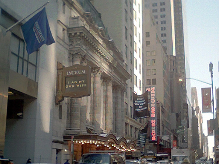 Hamburger Harry's and the Lyceum Theatre (1903)