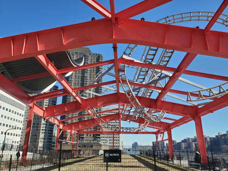 East River Roundabout, Upper East Side, Manhattan, March 11, 2025