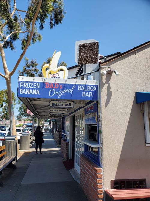 Dad's Donut & Bakery Shop, 318 Marine Avenue, Balboa Island, Newport Beach, California, July 31, 2024