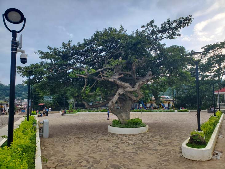 Parque Fray Rafael Fernandez, Concepción de Ataco, El Salvador, August 9, 2024