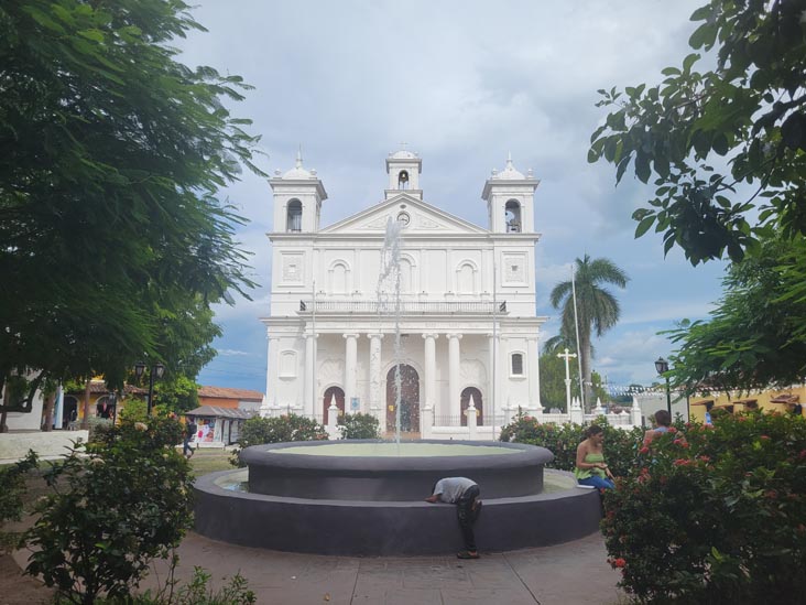 Parque Central de Suchitoto, Suchitoto, El Salvador, August 13, 2024