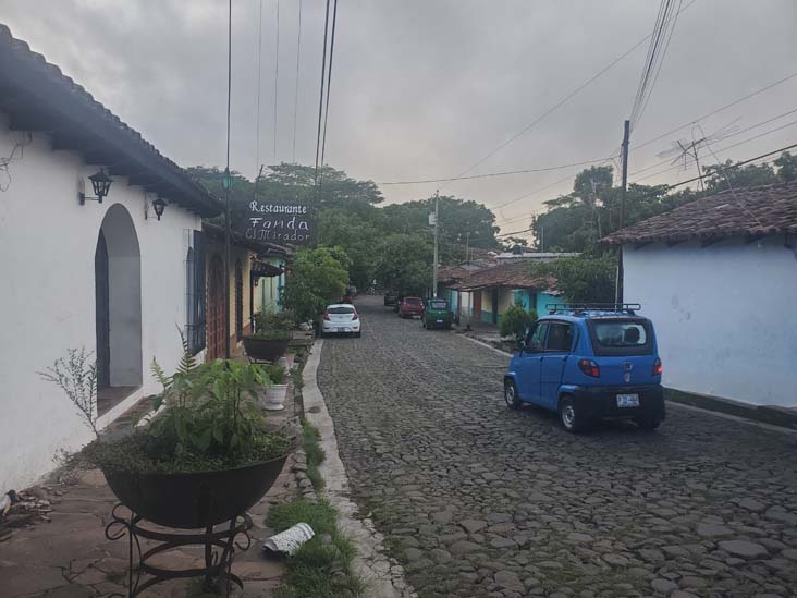 Restaurante La Fonda el Mirador, Avenida 15 de Septiembre, Suchitoto, El Salvador, August 14, 2024