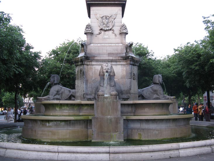 La Fontaine du Palmier (Palm Tree Fountain), Place du Châtelet, 1er Arrondissement, Paris, France