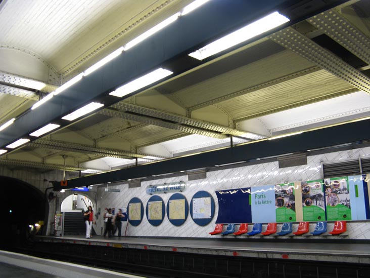 Hôtel de Ville Métro Station, 4e Arrondissement, Paris, France