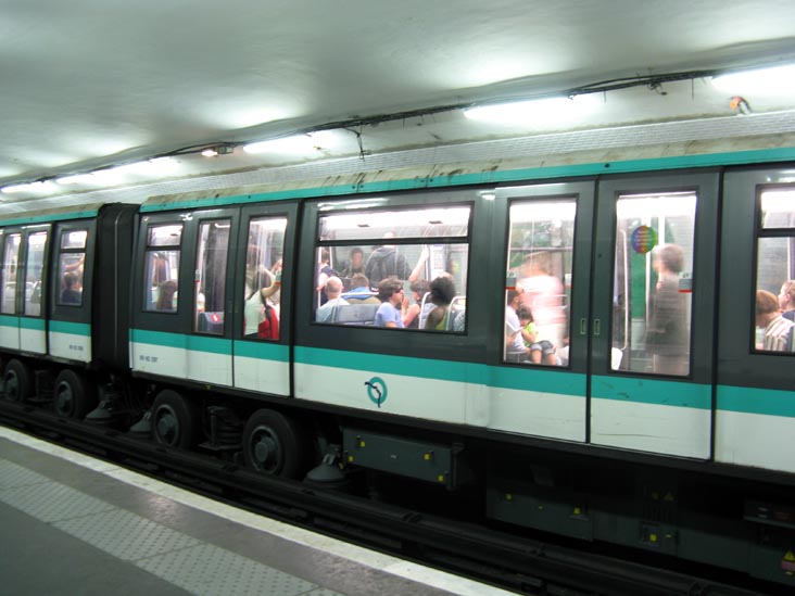 Saint-Paul Métro Station, 4e Arrondissement, Paris, France