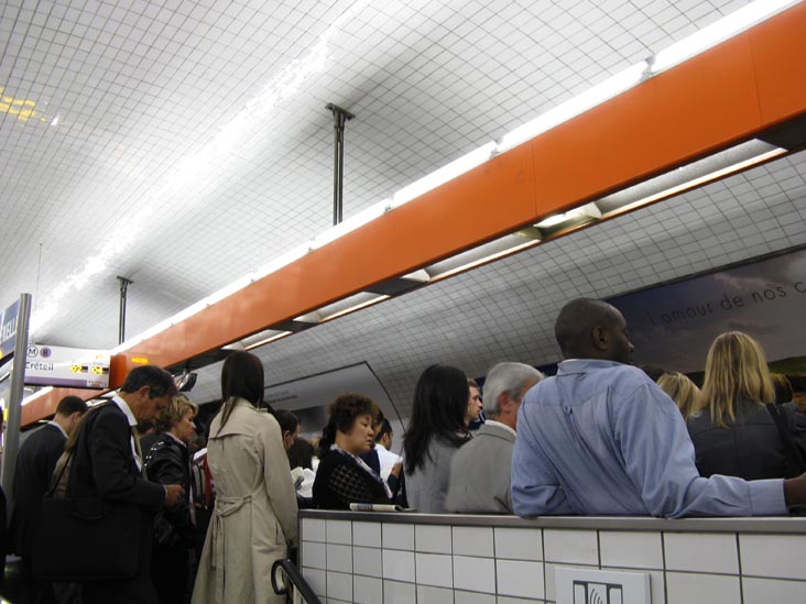 La Motte-Picquet Grenelle Station, Paris Métro, 15e Arrondissement, Paris, France