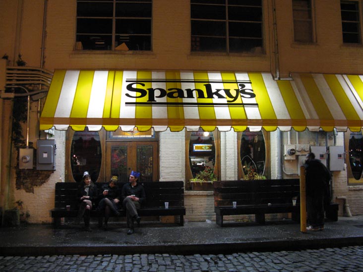 Spanky's Pizza Galley & Saloon, 317 East River Street, Savannah, Georgia