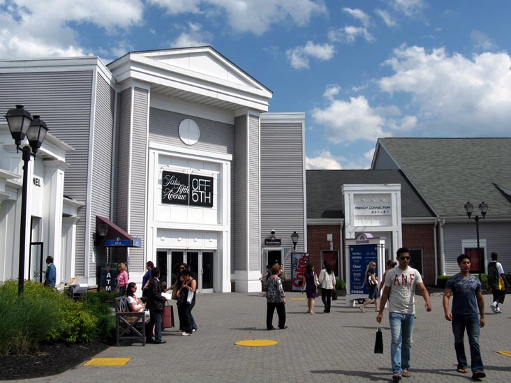Woodbury Common Premium Outlets Central Valley Orange County New York