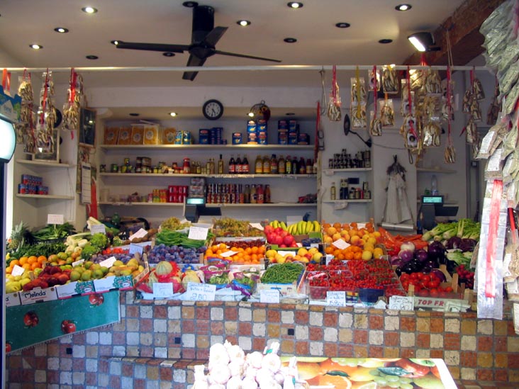 Produce Market, Via Drapperie and Via dei Orefici, SW Corner, Bologna, Emilia-Romagna, Italy