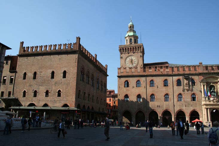 Piazza Maggiore, Bologna, Emilia-Romagna, Italy