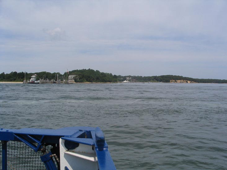 Approaching Shelter Island on the South Ferry