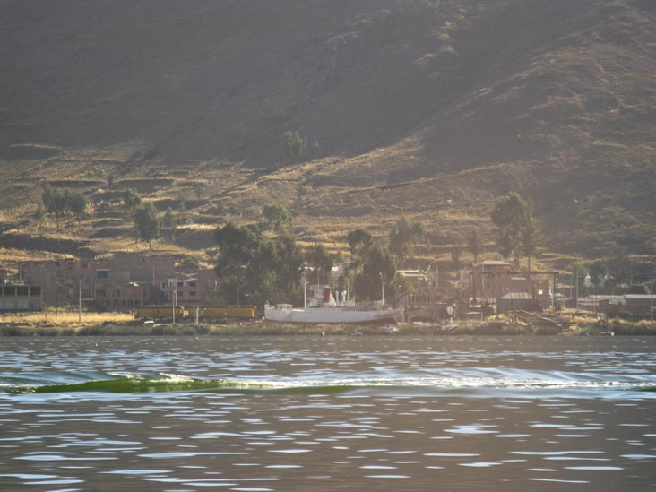 Puno Bay, Lake Titicaca/Lago Titicaca, Peru