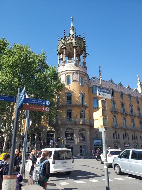 Avinguda del Tibidabo/Avenida del Tibidabo at Passeig de Sant Gervasi, Barcelona, Spain, April 24, 2024