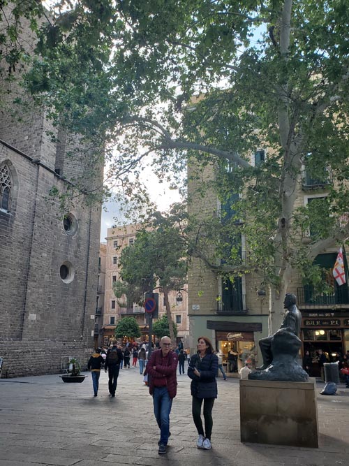 Monument a Àngel Guimerà, Plaça de Sant Josep Oriol, Barri Gòtic/Gothic Quarter, Barcelona, Spain, April 26, 2024