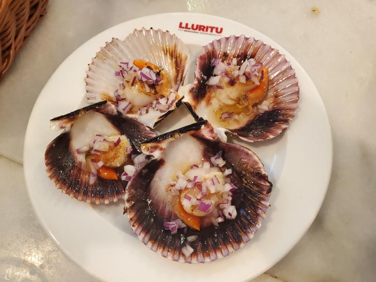 Zamburiñas/Scallops, Lluritu, Barcelona, Spain, April 30, 2024