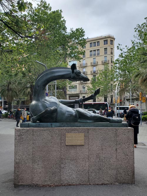 La Girafa Coqueta, Rambla de Catalunya at Avinguda Diagonal, Barcelona, Spain, April 25, 2024