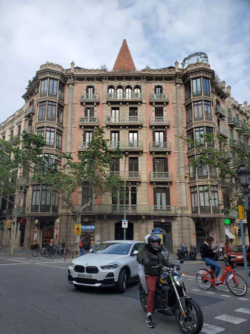 Rambla de Catalunya at Calle de Mallorca, Barcelona, Spain, April 25, 2024