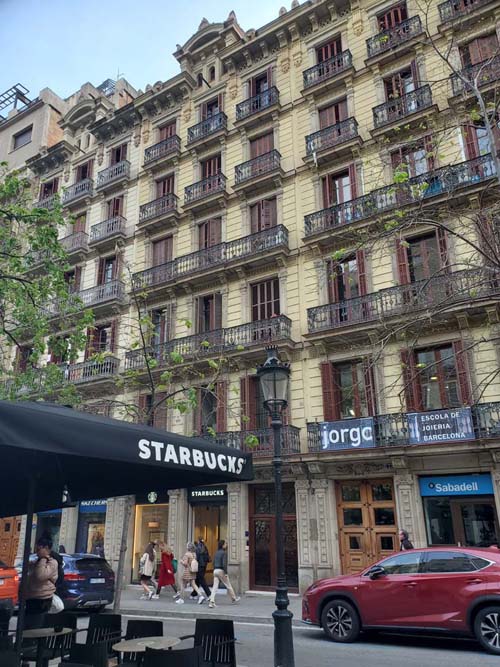 Rambla de Catalunya Between Carrer de València and Carrer d'Aragó, Barcelona, Spain, April 25, 2024